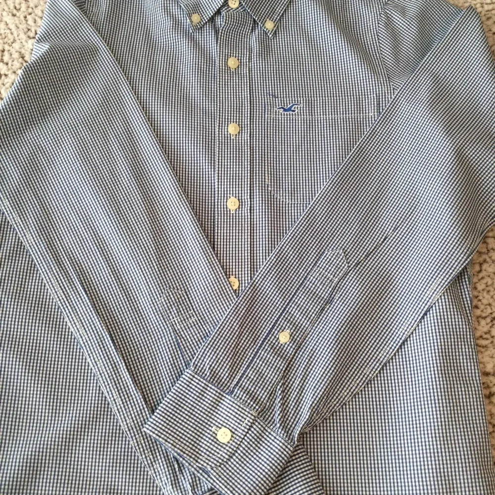 Hollister Casual Button Down Shirt - Picture 2 of 6